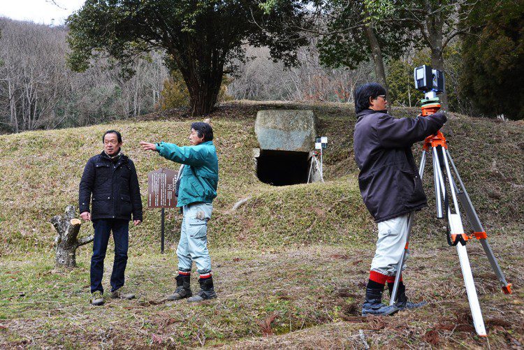 3D survey of the Kosako Otsuka Ancient Tomb. Pictured are Prof. Niiro (first from left) and Mr. Seki (second from left). Photo courtesy of Okayama University Archeology Laboratory